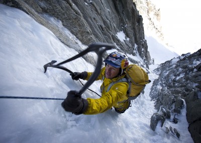 Climbing ice to get to the top in Chamonix, France, on 13 February 2011. — photo : Christian Pondella